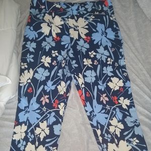 2 Capri pants size L